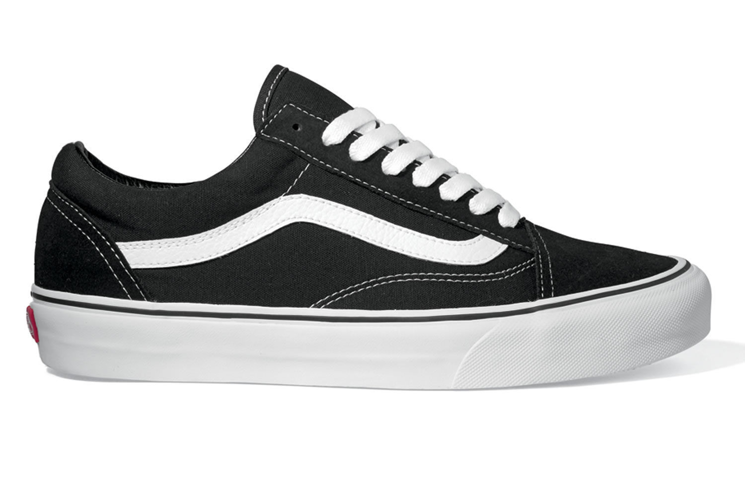 black sneakers vans