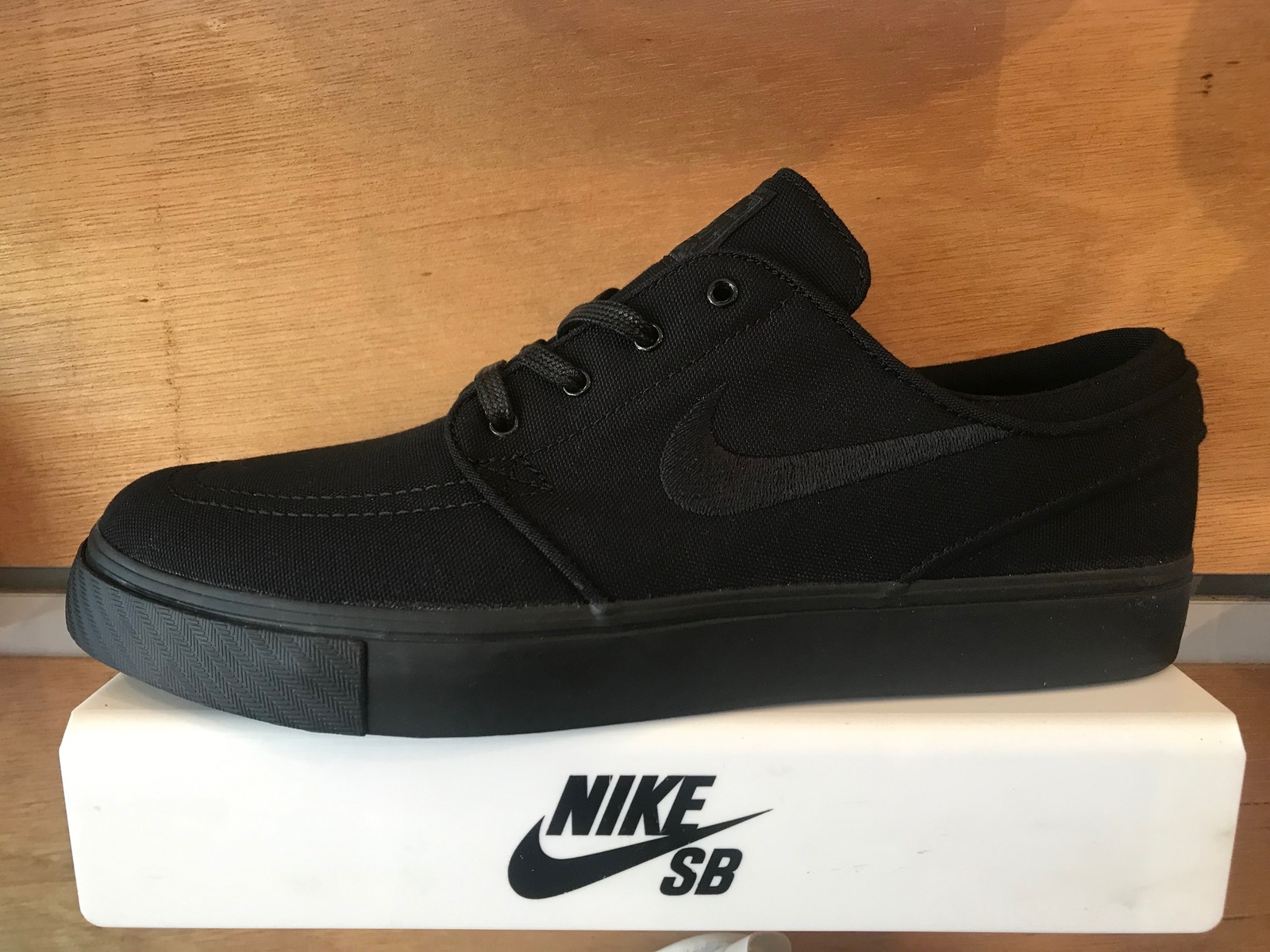 nike janoski black