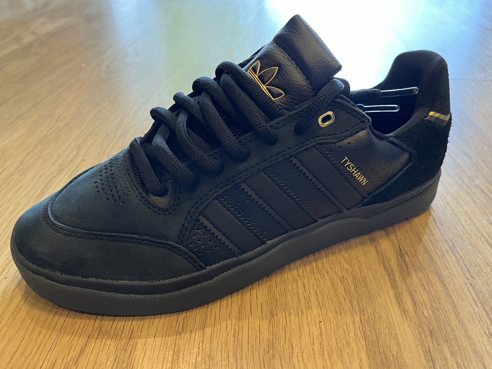 Soltero otoño tolerancia Adidas - Tyshawn Low Black/ Black / Gold GY6957 Shoes Originals US Mens -  adidas